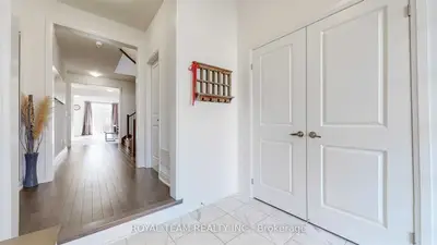 300 Silk Twist Drive W, East Gwillimbury, ON L9N 0V4