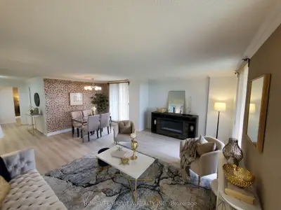 50 Inverlochy Boulevard 1001, Markham, ON L3T 4T6
