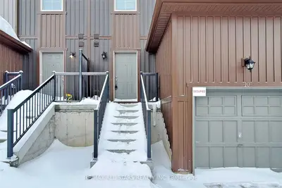 110 Grew Boulevard #10, Georgina, ON L0E 1L0