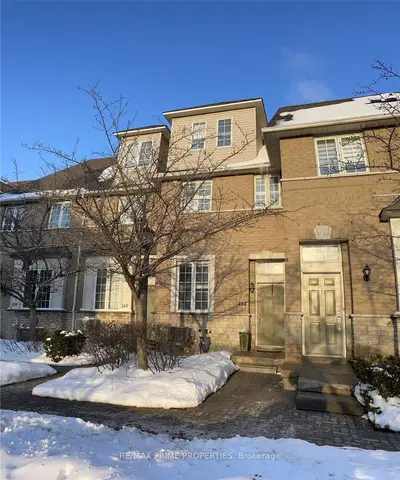 23 Observatory Lane 114, Richmond Hill, ON L4C 0M7