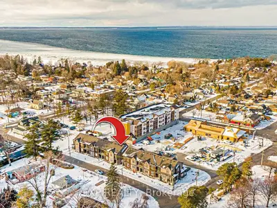 110 GREW Boulevard 6, Georgina, ON L0E 1L0