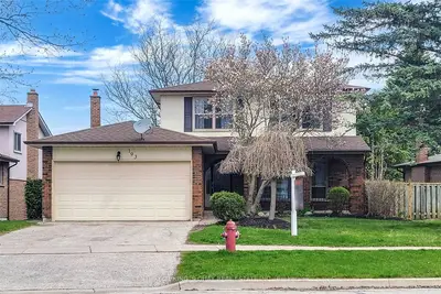 193 Alexander Road, Newmarket, On L3y 5n6