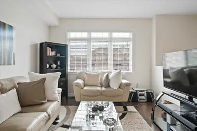 75 Matthewson Avenue, Bradford West Gwillimbury, ON L3Z 0N8