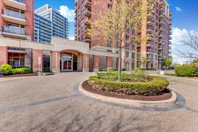 75 King William Crescent 709, Richmond Hill, ON L4B 0C1