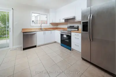 154 Oakcrest Drive E, Georgina, ON L4P 3H4