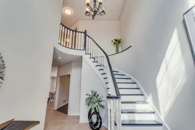 88 Timber Valley Avenue, Richmond Hill, ON L4E 4Z9