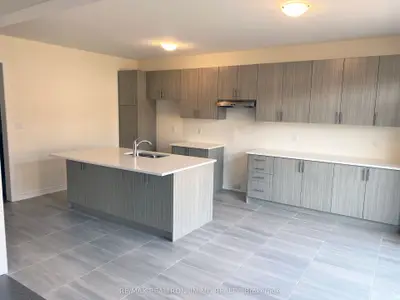 18 Bruce Welch Avenue, Georgina, ON L4P 0J1