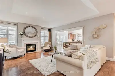 154 Colonel Wayling Boulevard, East Gwillimbury, ON L0G 1V0