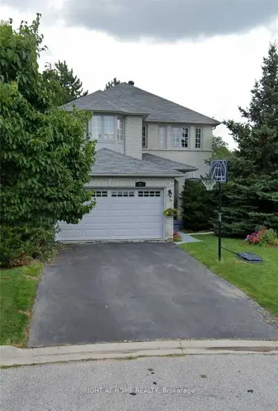 25 Ennis Court Bsmt, Richmond Hill, ON L4S 1B3