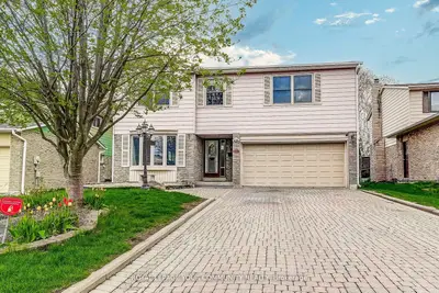 135 HURON HEIGHTS Drive, Newmarket, ON L3Y 4Z6