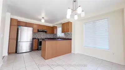 115 Beare Trail, Newmarket, ON L3X 3B6