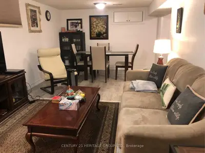 325 Skopit Road, Richmond Hill, ON L4C 2Y9