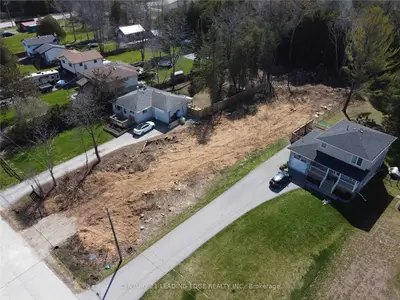 19 MUMS Avenue, Georgina, ON L0E 1R0
