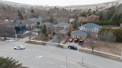 225 Harding Boulevard W, Richmond Hill, ON L4C 8X3