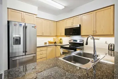 185 Oneida Crescent 612, Richmond Hill, ON L4B 0B1