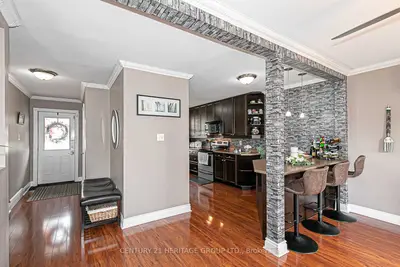 536 Sandford Street, Newmarket, ON L3Y 5E3
