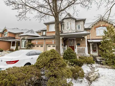 330 Warner Crescent N, Newmarket, ON L3X 2G7