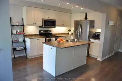 247 Orr Drive, Bradford West Gwillimbury, ON L3Z 0B9