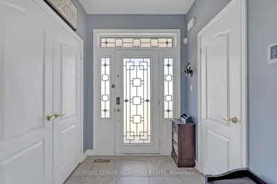 2 Edgehill Avenue, Whitchurch-Stouffville, ON L4A 1S6