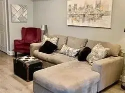 481 Rupert Avenue 202, Whitchurch-Stouffville, ON L4A 1V2
