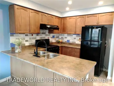 247 Richard Underhill Avenue, Whitchurch-Stouffville, ON L4A 0Z4