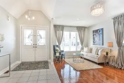 384 Wood Duck Lane, Newmarket, ON L3X 2X5
