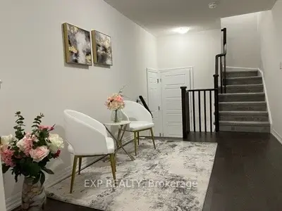 211 Vivant Street, Newmarket, ON L3X 0K7