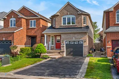 568 Pelletier Court, Newmarket, On L3x 2n6