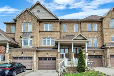 105 Matthewson Avenue, Bradford West Gwillimbury, ON L3Z 0N8