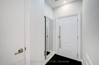 778 Sunnypoint Drive, Newmarket, ON L3Y 3A2