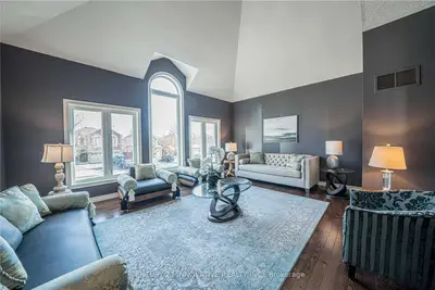 861 Hollander Road, Newmarket, ON L3Y 8H4