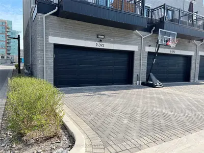 392 Hwy 7 E Th9, Richmond Hill, ON L4B 0G5