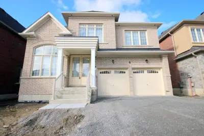 8 Father Muckle Avenue N, Georgina, ON L4P 0S4