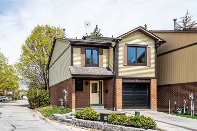 141 Castle Rock Drive 43, Richmond Hill, ON L4C 5N2