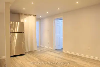 32 Subrisco Avenue Lower, Richmond Hill, ON L4S 1B2