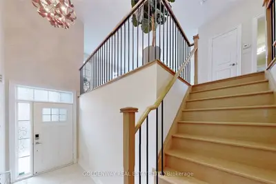 35 Plowman Lane, Richmond Hill, ON L4S 0G4