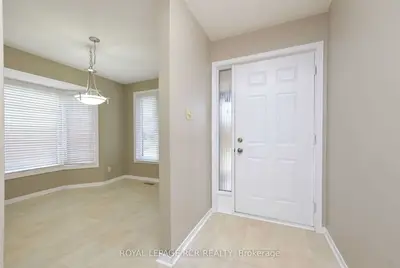 4 Glen Eden Way, New Tecumseth, ON L9R 1R3