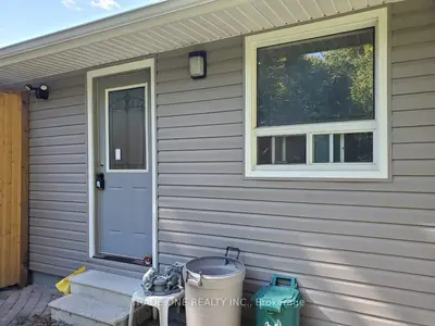 20437 Yonge Street Ground, East Gwillimbury, ON L9N 1N8