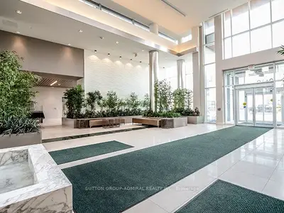 9600 Yonge Street 1105, Richmond Hill, ON L4C 1V6