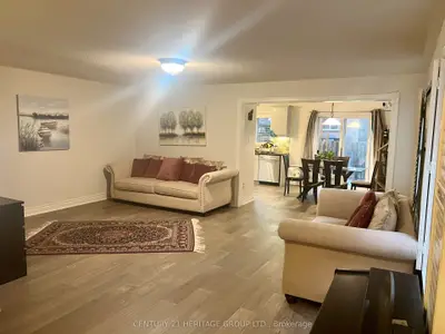 805 Sisler Avenue Main, Newmarket, ON L3X 2T8