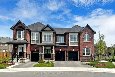 156 Harding Park Street, Newmarket, ON L3Y 0E4