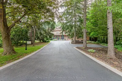 130 Arnold Crescent, Richmond Hill, ON L4C 3R8