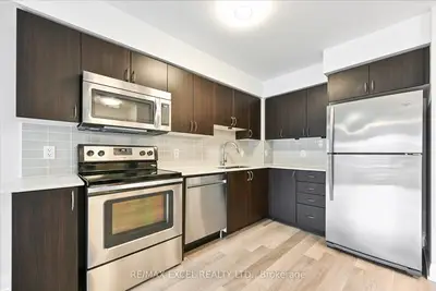 #910 376 Highway 7, Richmond Hill, ON, L4B 0C7