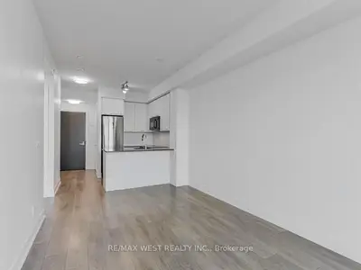 9471 Yonge Street 1008, Richmond Hill, ON L4C 1V4