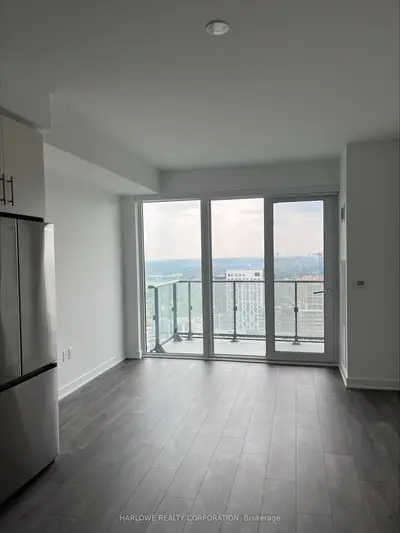 95 Oneida Crescent 2311, Richmond Hill, ON L4B 0H5