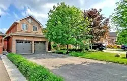 110 Fadine Road, Newmarket, ON L3X 2P2