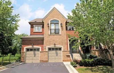 11 Royal Shamrock Court, Whitchurch-Stouffville, ON L4A 0C9