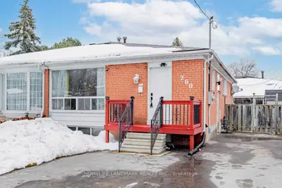 260 Taylor Mills Drive N, Richmond Hill, ON L4C 2T7