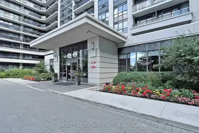 372 Highway 7 Road E 923, Richmond Hill, ON L4B 0C6