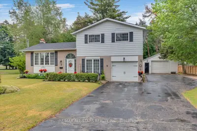 5 Sunrise Street, East Gwillimbury, ON L9N 1H4
